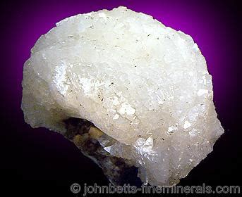  Heulandite: ความมหัศจรรย์ของแร่ผงสีขาวสำหรับอุตสาหกรรมเซรามิกและการฟอกย้อม!